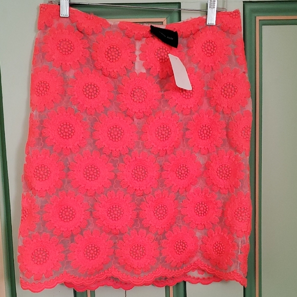 $1210 Simone Rocha Floral Lace Straight Skirt in Vibrant Orangey Pink